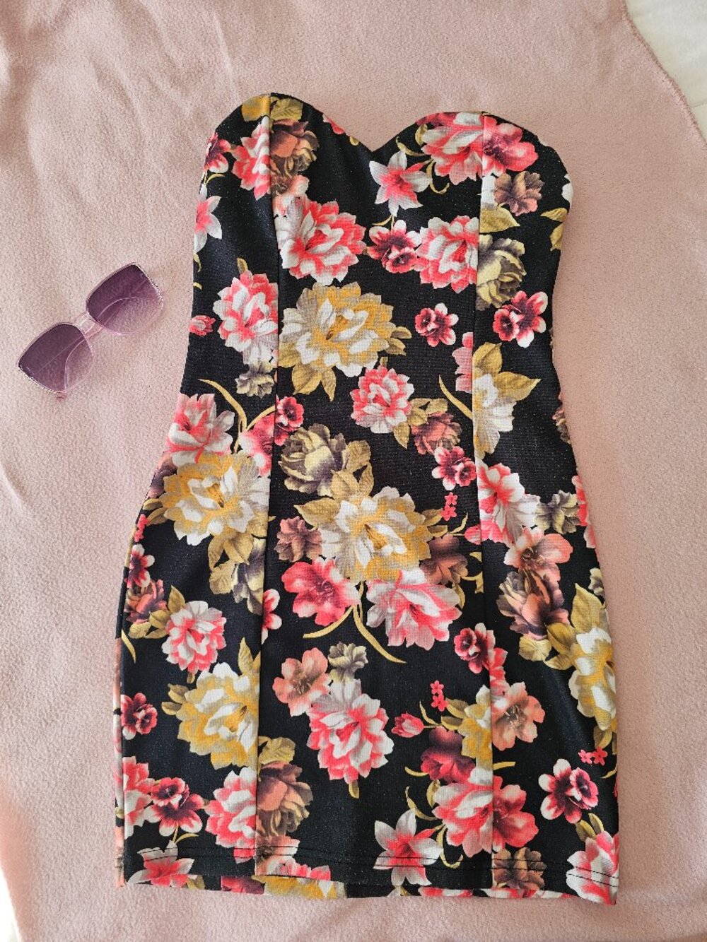 Robe courte bustier fleurie / Floral Strapless Mini Dress